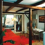 ステラ エルフルト アム ドーム ゲストハウス 3*