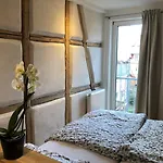 ステラ エルフルト アム ドーム ゲストハウス 3*