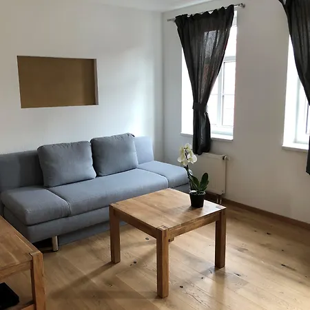 爱尔福特斯特拉公寓酒店