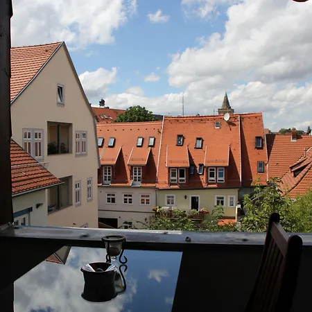 爱尔福特斯特拉公寓酒店 3*