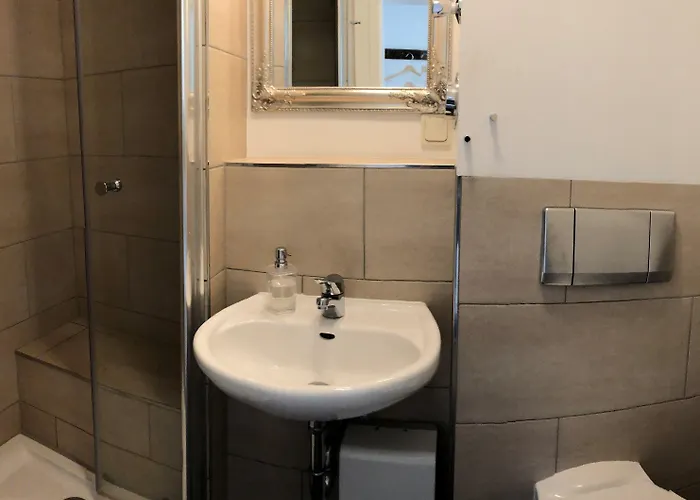 爱尔福特斯特拉公寓酒店 招待所 埃尔福特