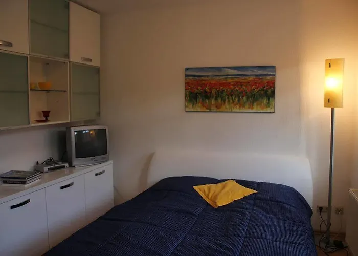 爱尔福特斯特拉公寓酒店 3*